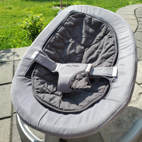 Nuna Leaf baby bouncer - Image 2